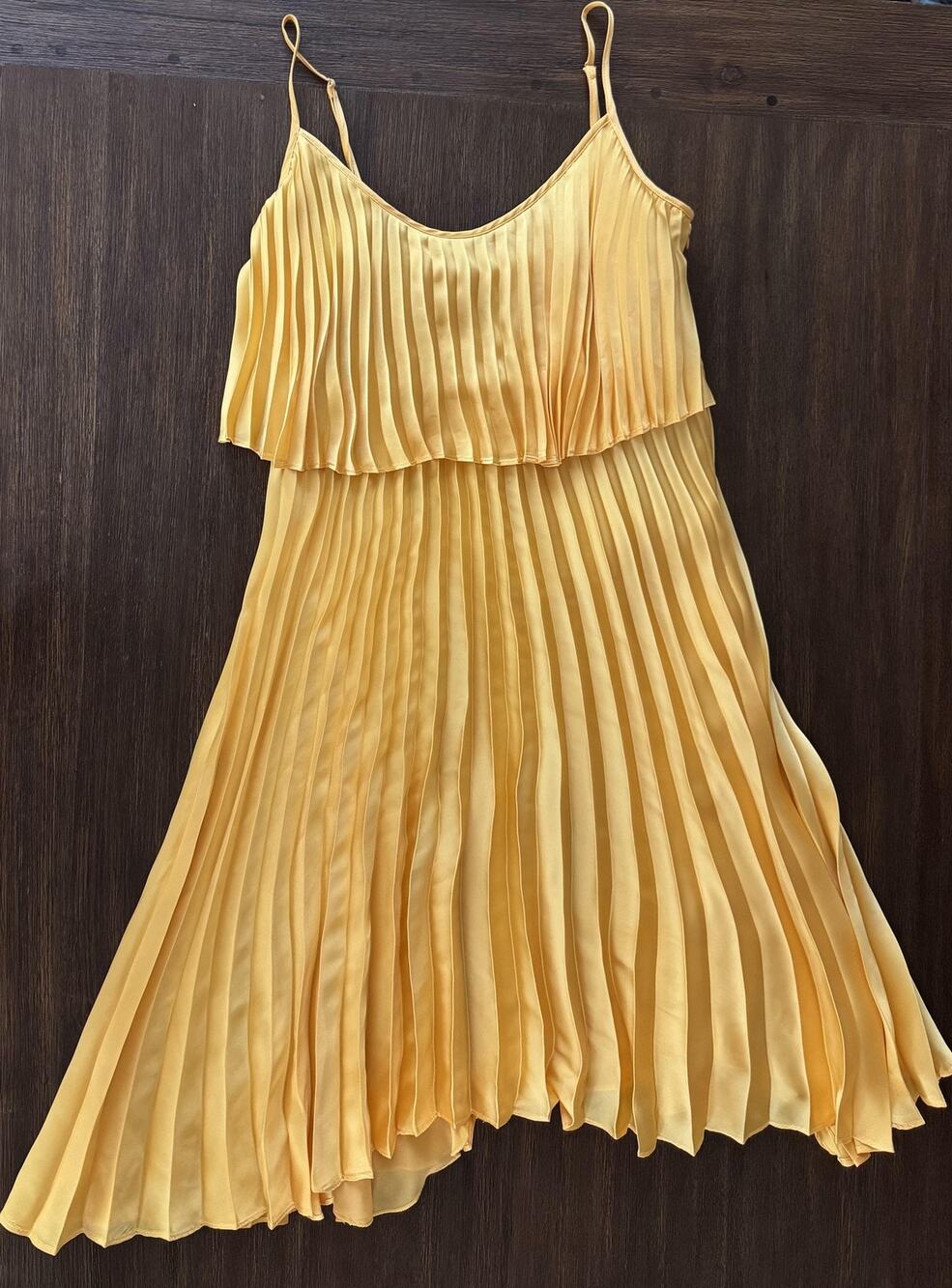 Shelli Segal Pleated Satin Dress Yellow Womens 4 XS Feminine Trapeze Swing